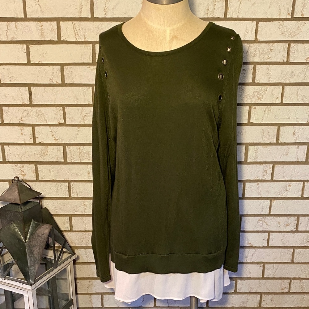 Elegant Olive Green Button-Accent Women's Sweatshirt